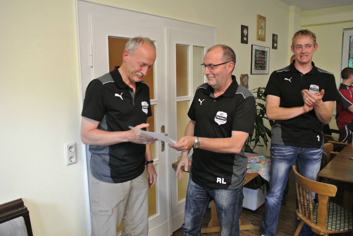 Alter und neuer Vorsitzender des SV Viktoria